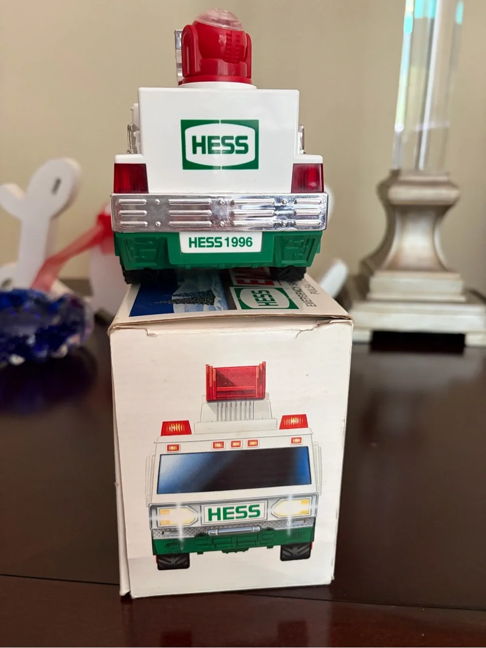 NIB Hess 1996 Vintage Emergency Ladder Truck
